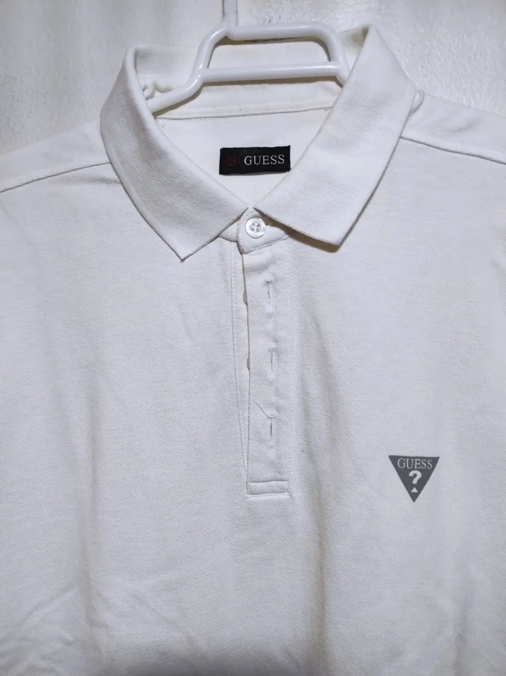 Polo manga corta Guess talla L sirve para M ver medidas, foto 2