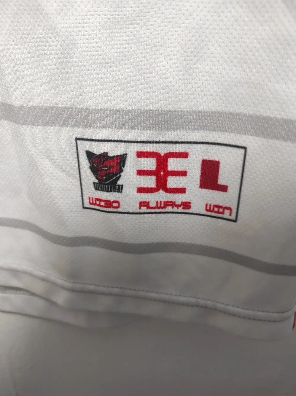 Camiseta Montgat basket Arnau S. 24 talla L, foto 2