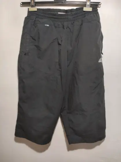 Pantalon corto hasta la rodilla Adidas talla 14 sirve para S ver medidas