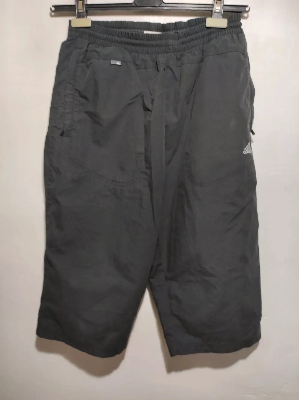 Pantalon corto hasta la rodilla Adidas talla 14 sirve para S ver medidas