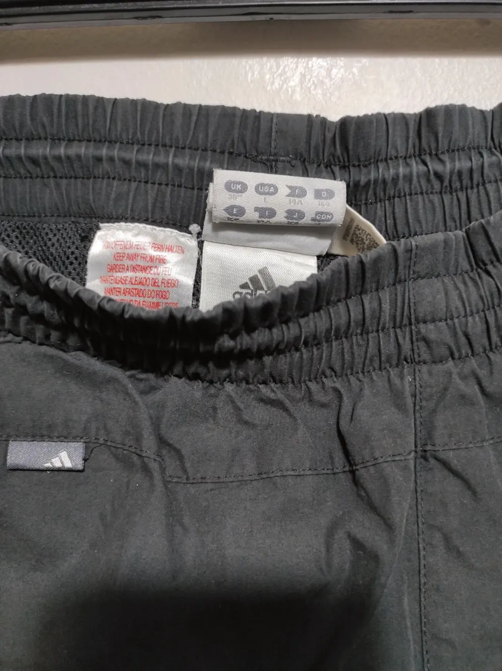 Pantalon corto hasta la rodilla Adidas talla 14 sirve para S ver medidas, foto 4