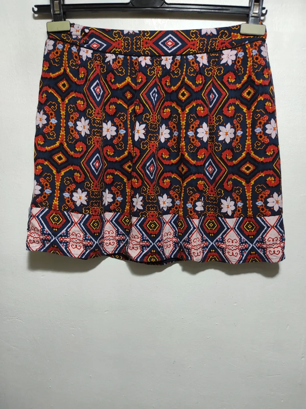 Falda estampada naf naf talla 38
