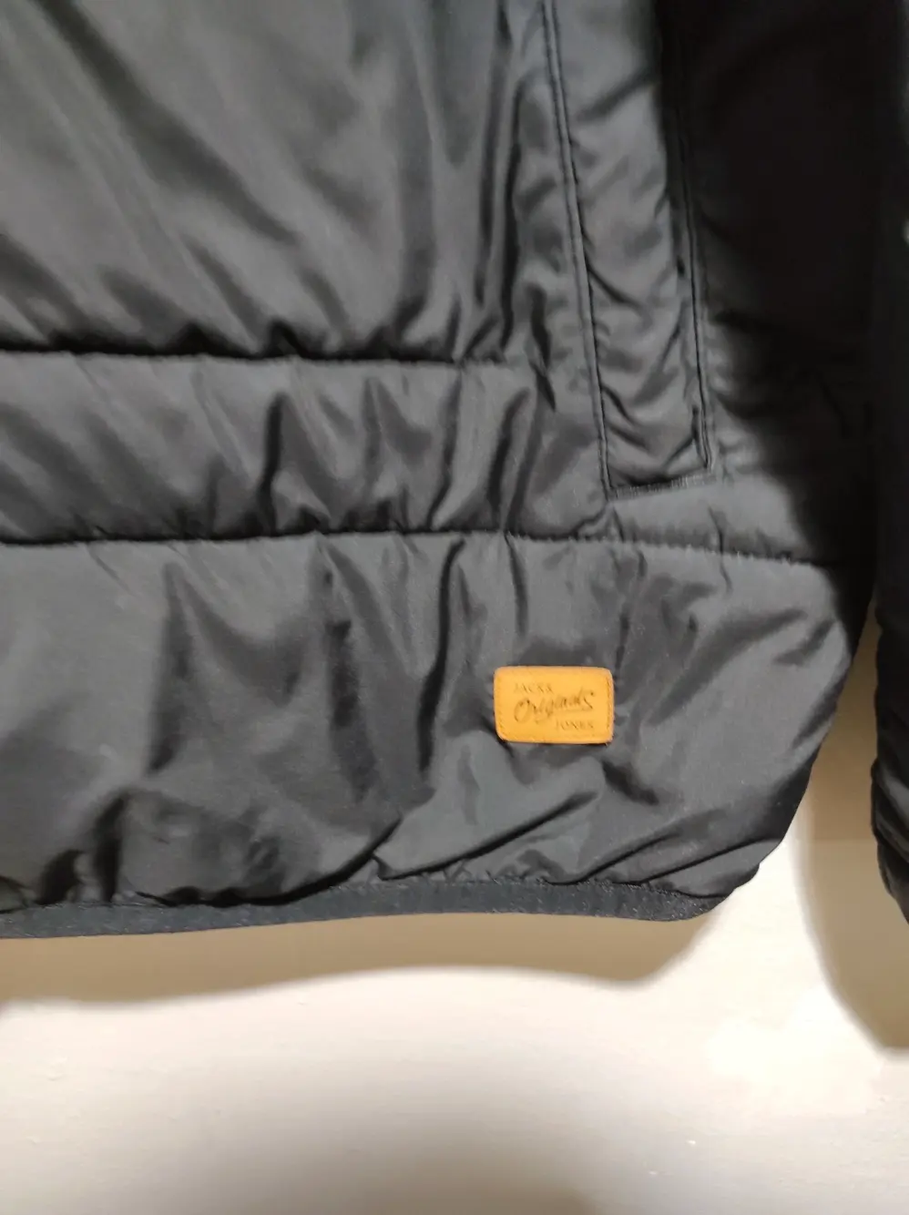 Chaqueta acolchada con capucha jack & Jones talla XL sirve para L unisex, foto 2