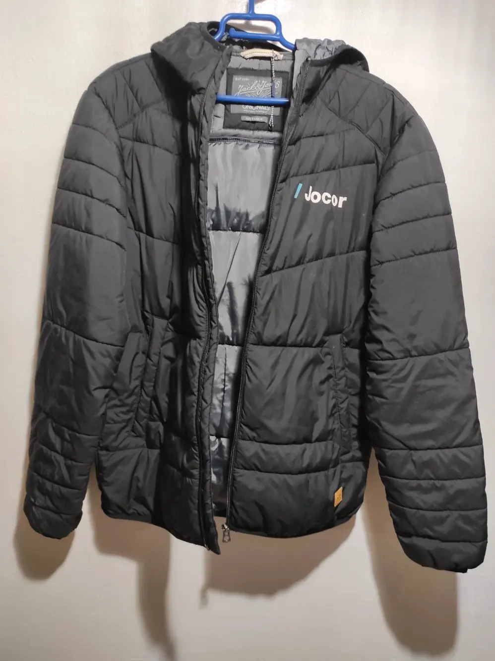 Chaqueta acolchada con capucha jack & Jones talla XL sirve para L unisex, foto 5