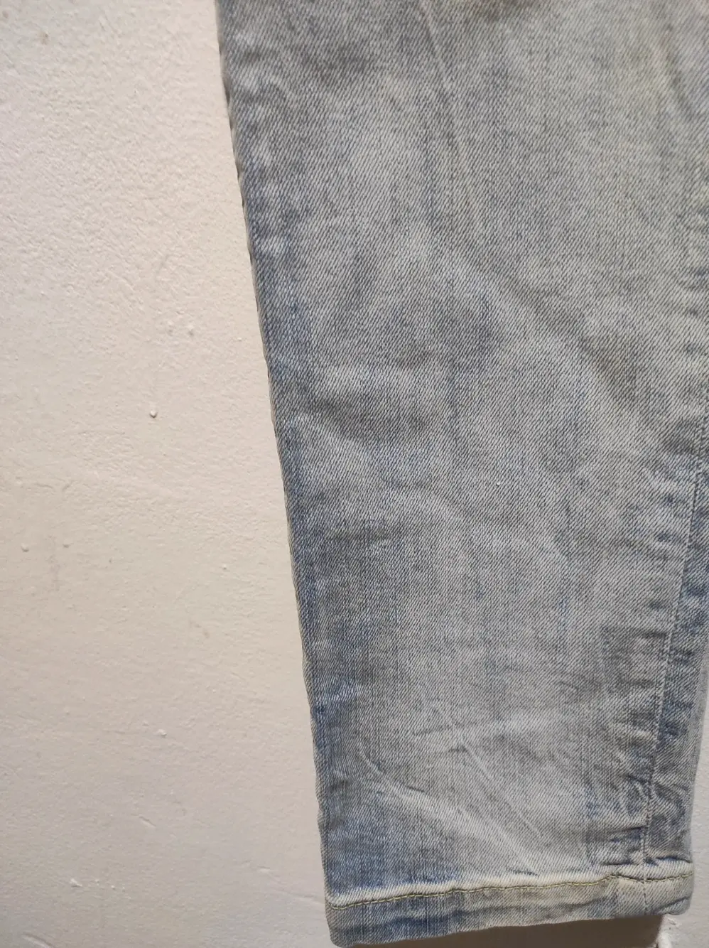 Pantalon vaquero roto Bershka talla 36 pero es mas una M ver medidas!!, foto 2