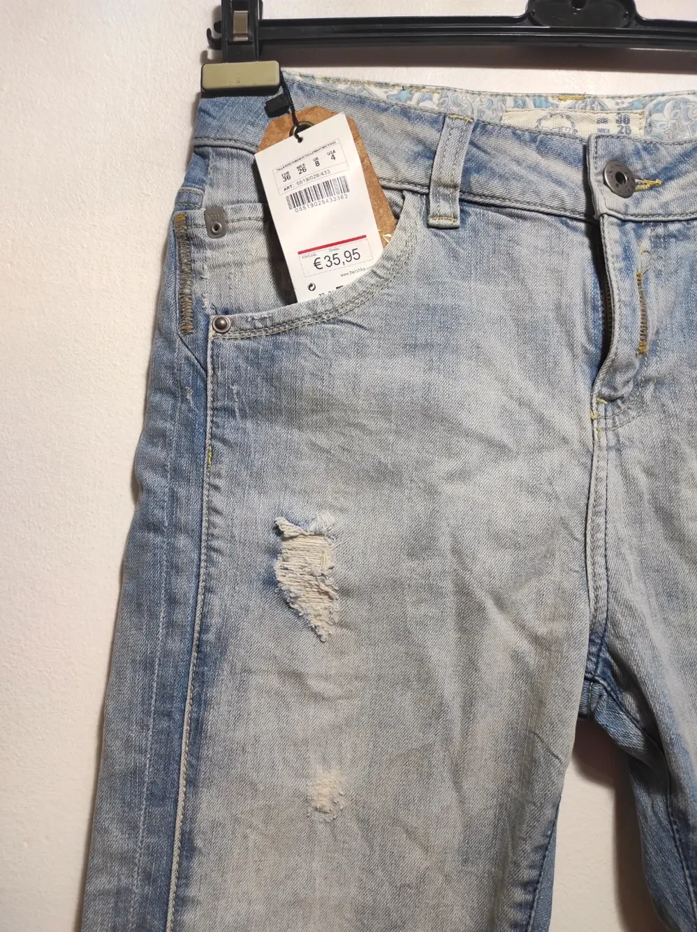 Pantalon vaquero roto Bershka talla 36 pero es mas una M ver medidas!!, foto 5