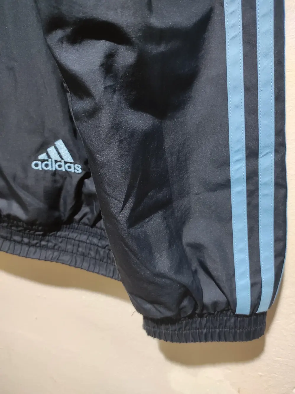 Chaqueta chandal Adidas talla L sirve para M ver medidas, foto 2