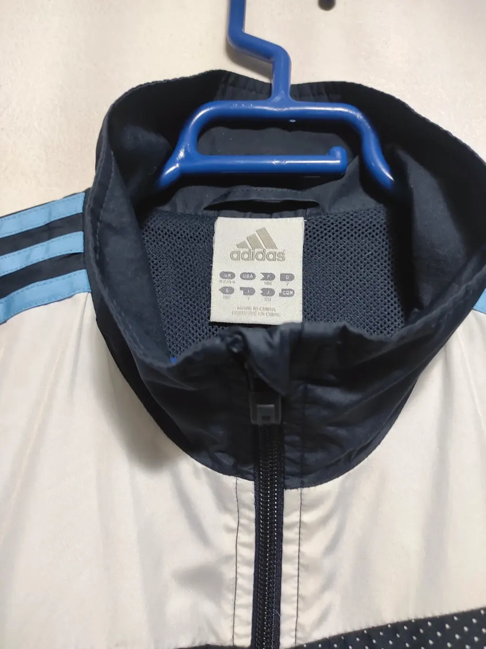 Chaqueta chandal Adidas talla L sirve para M ver medidas, foto 5