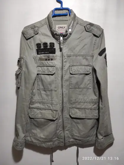 Chaqueta tipo Militar Carol Army Only talla M