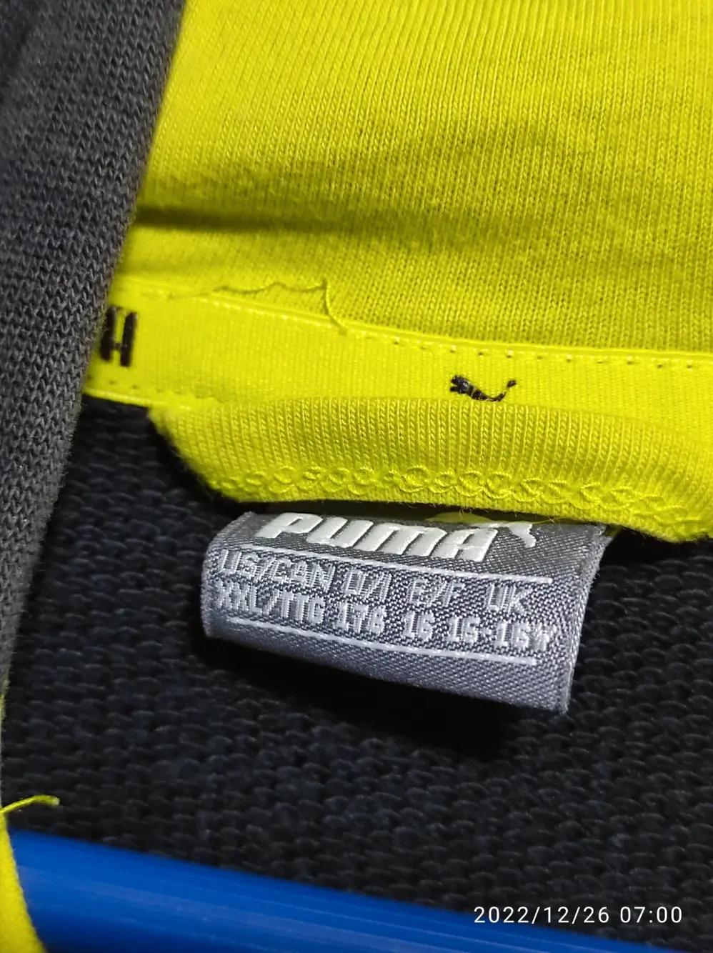 Sudadera con capucha y cremallera Puma talla 16 años sirve para M ver medidas, foto 4