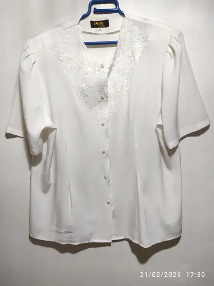Camisa bordada Lariss France talla 17 sirve para XL ver medidas