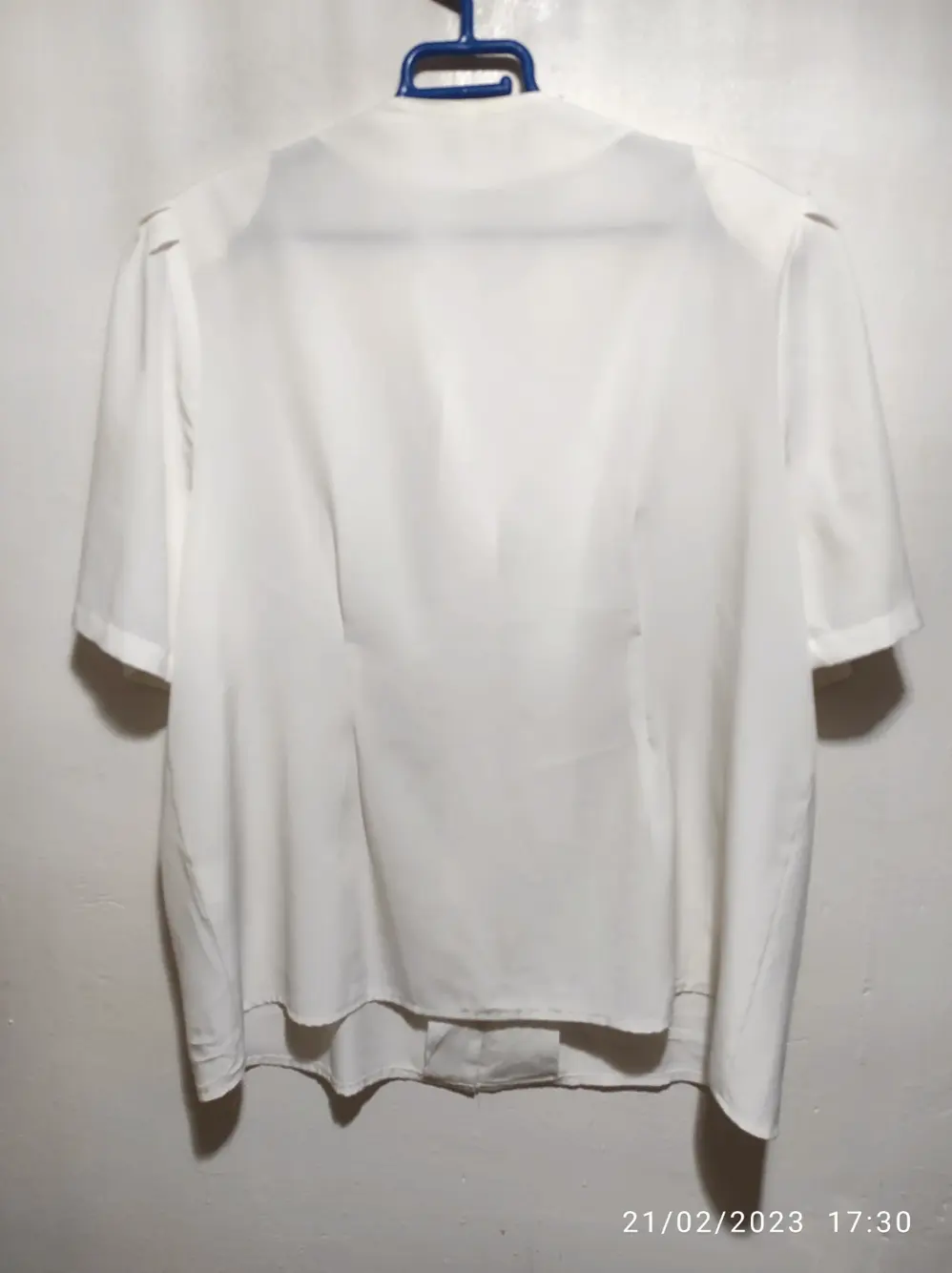 Camisa bordada Lariss France talla 17 sirve para XL ver medidas, foto 5