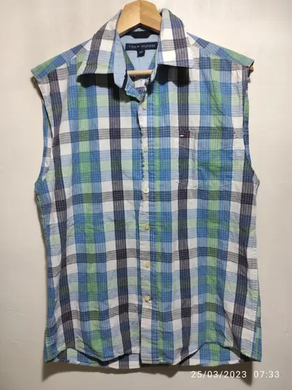 Camisa sin mangas a cuadros Tommy Hilfiger talla L pero es mas una M ver medidas
