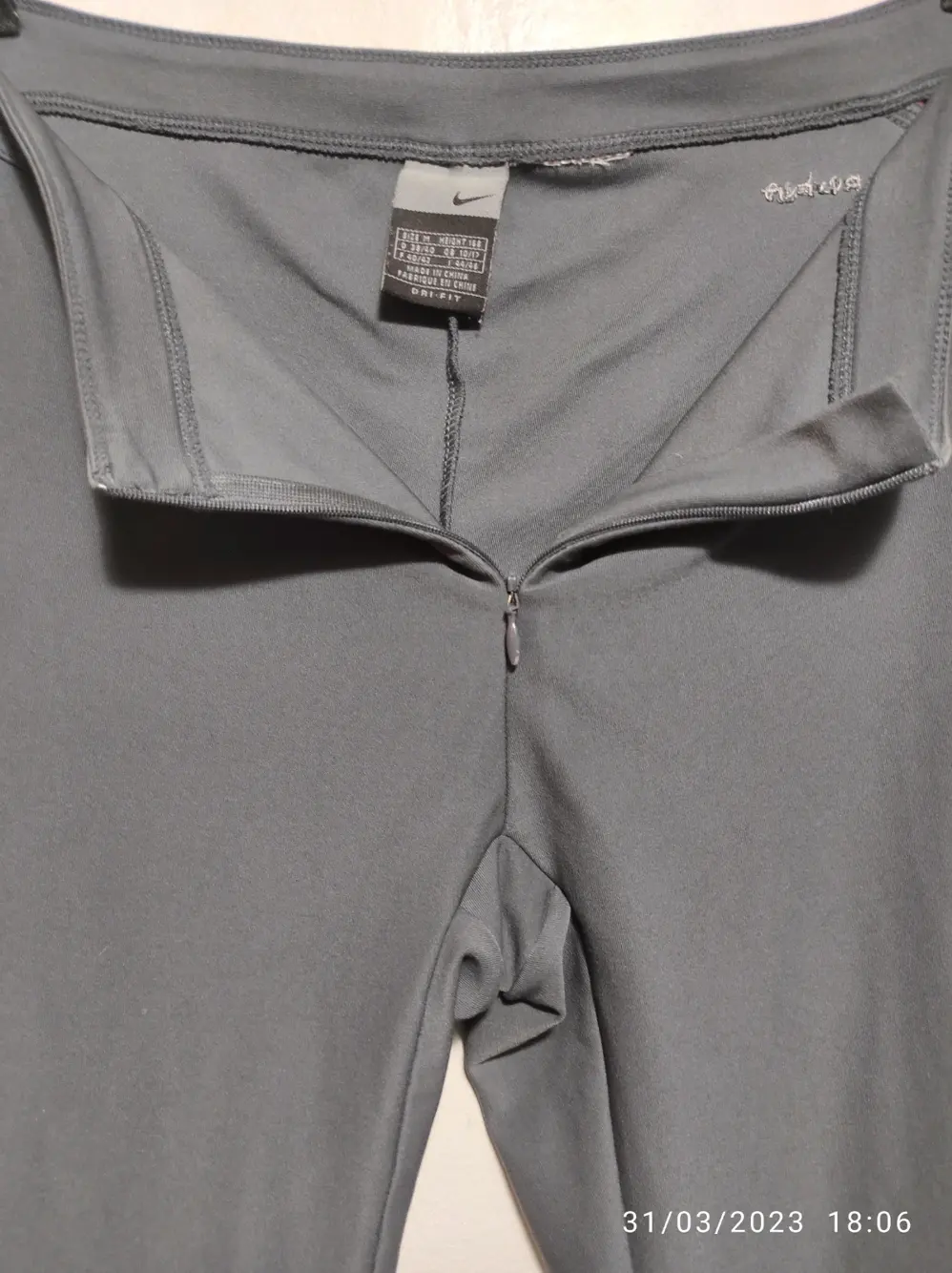 Pantalon chandal Nike talla M, foto 5