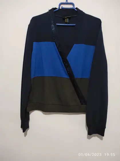 Jersey Mariella Rosati talla 46 pero es mas una 42 XL ver medidas
