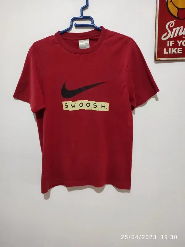 Camiseta manga corta Nike swoosh talla L 13años sirve para S ver medidas