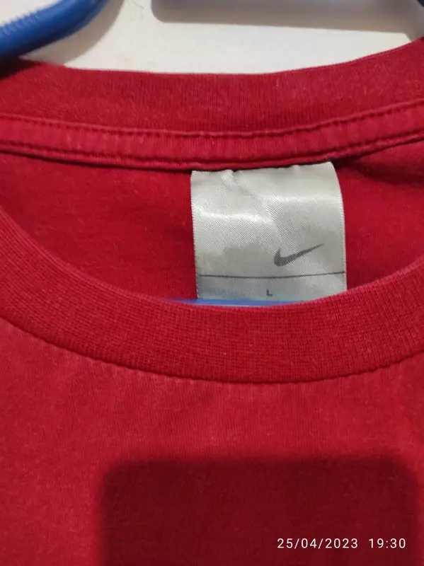 Camiseta manga corta Nike swoosh talla L 13años sirve para S ver medidas, foto 3