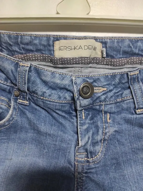 Pantalon short Bershka denim talla 36 S pero es mas una M, foto 2