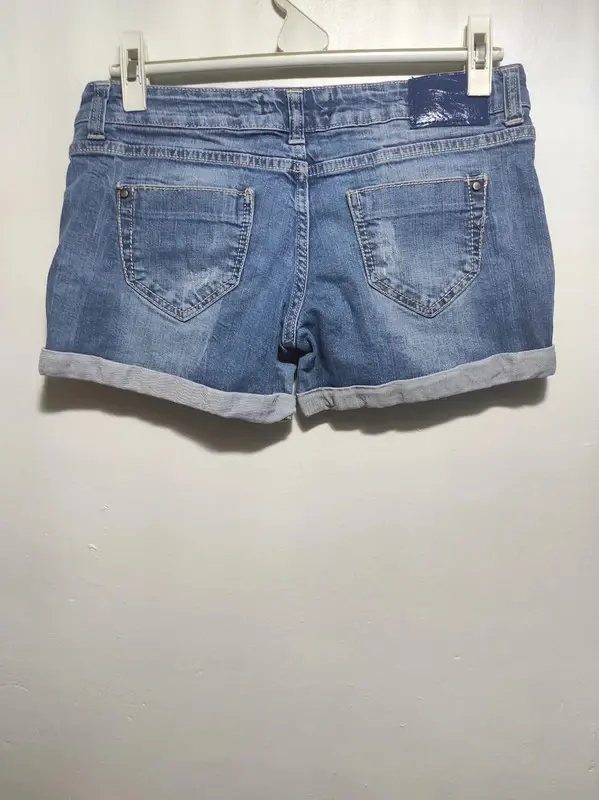 Pantalon short Bershka denim talla 36 S pero es mas una M, foto 3