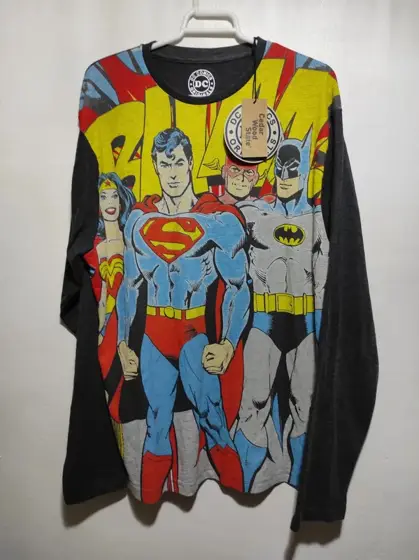 Camiseta manga larga dc comics Superman, Batman..cedar wood state talla M