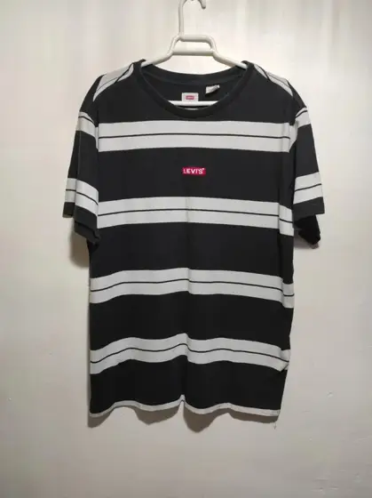 Camiseta a rayas manga corta Levi's Strauss talla S pero sirve para M