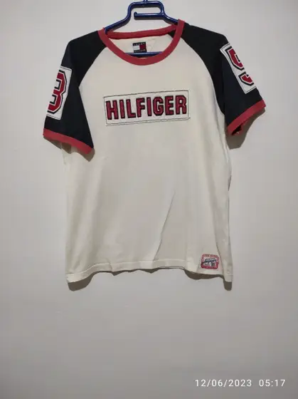 Camiseta manga corta Tommy Hilfiger talla 14L sirve para S ver medidas