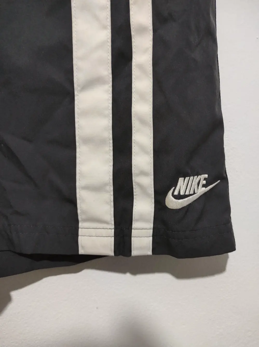 Pantalon corto Nike talla 15años sirve para S/M ver medidas, foto 2
