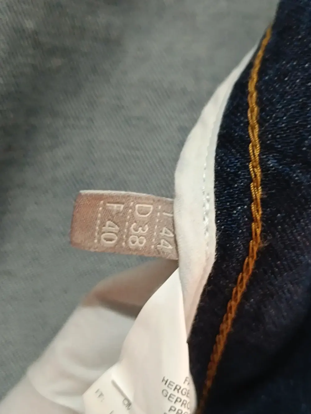 Pantalon vaquero Napapijri talla 44, foto 4