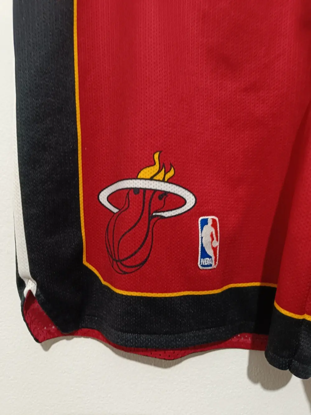 Pantalon vintage Miami Heat NBA Champion años 90 talla L pero es mas una XXL ver medidas, foto 2