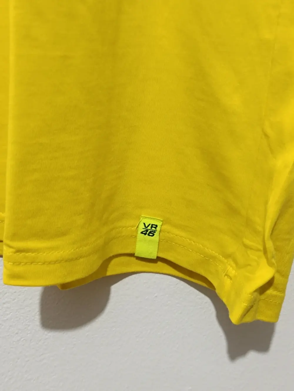 Camiseta Moto GP The Doctor VR46 talla XXL pero es mas una XL ver medidas, foto 2