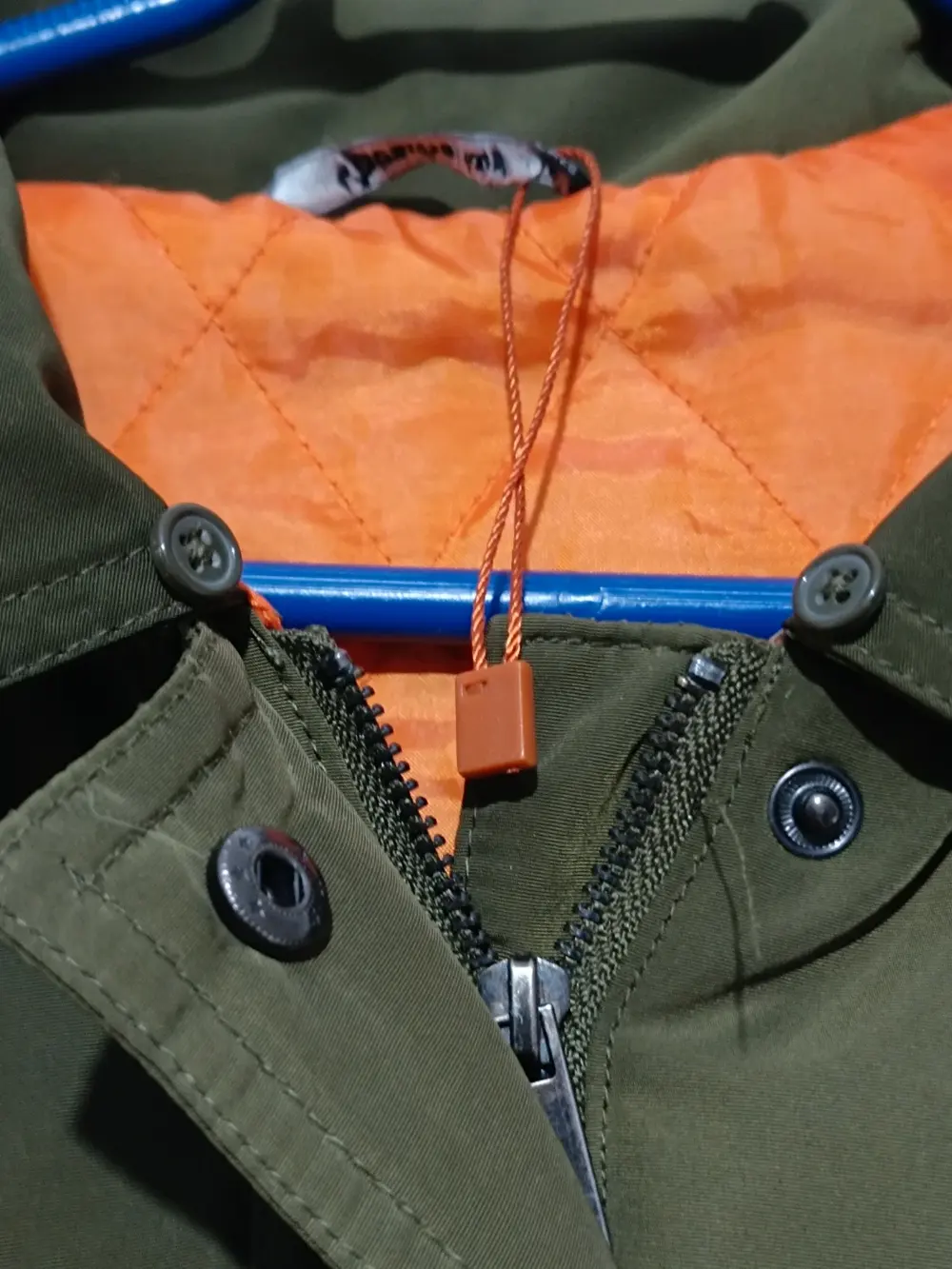 Chaqueta acolchada con capucha Stradivarius talla S, foto 4