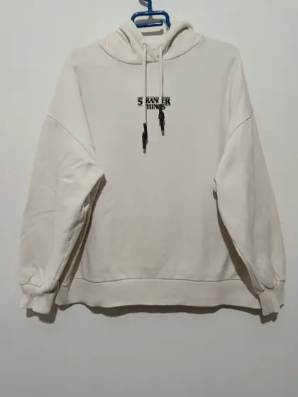 Sudadera Stranger Things Pull & Bear talla L