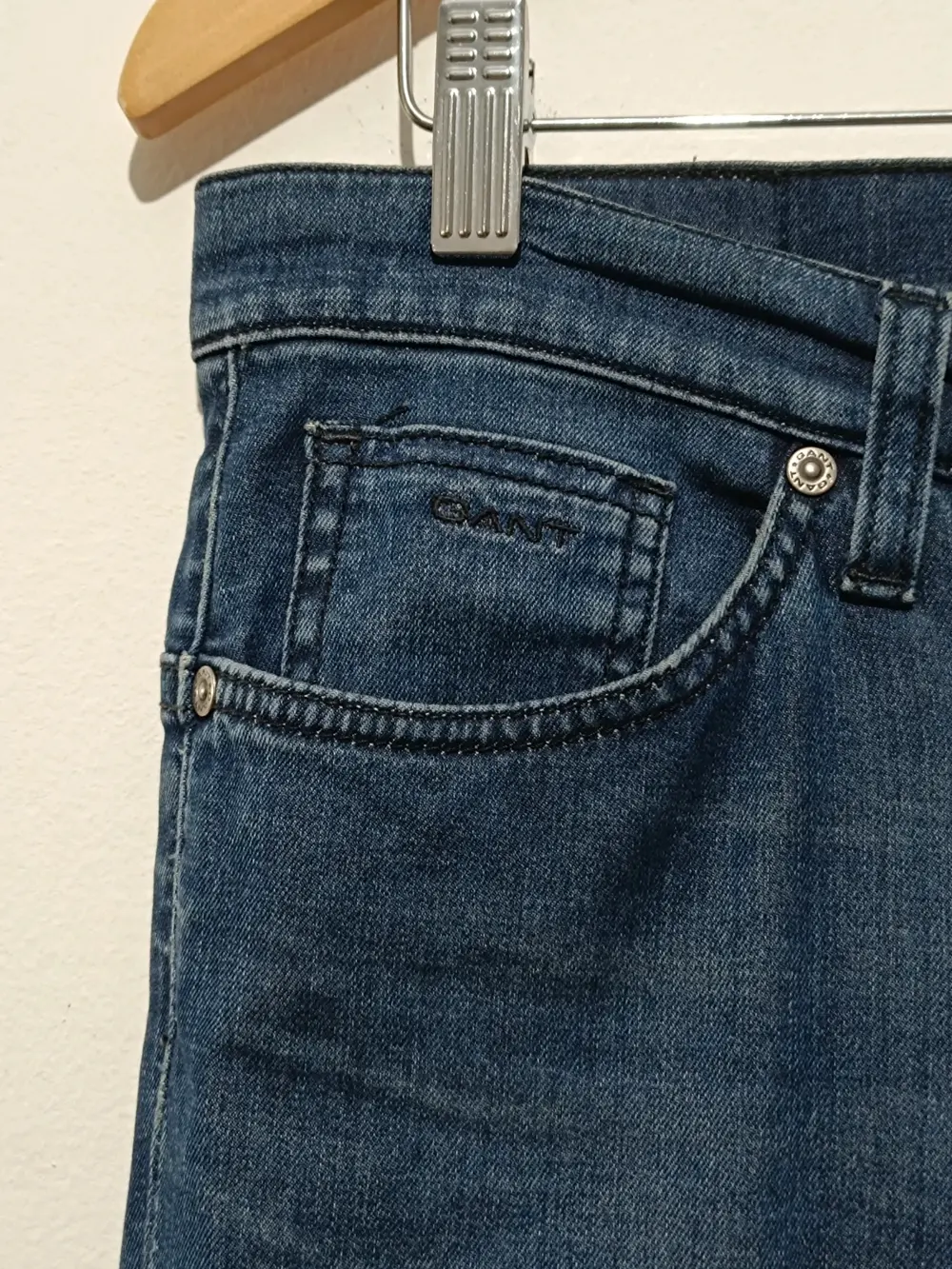 Pantalon vaquero tobillero Gant talla XL ver medidas unisex, foto 3