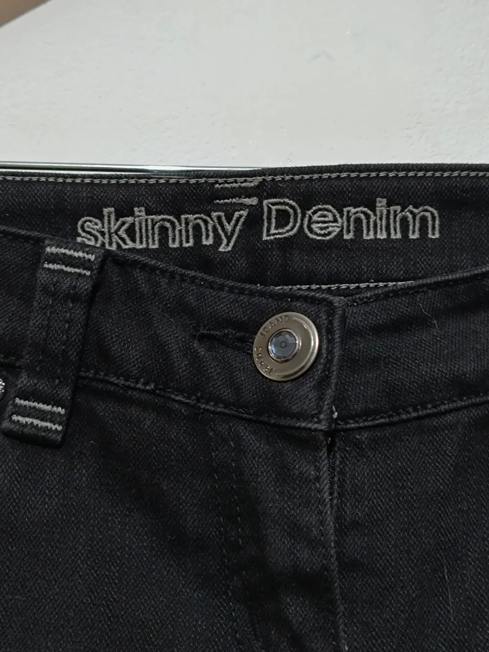 Pantalon vaquero Skinny&Denim talla 42 XL ver medidas, foto 2