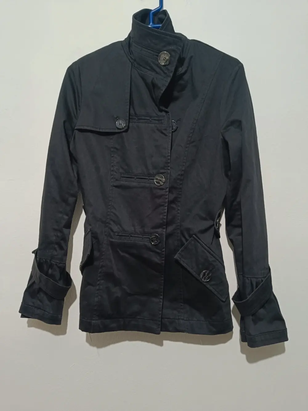 Chaqueta Guess by Marciano talla 40 sirve para S ver medidas