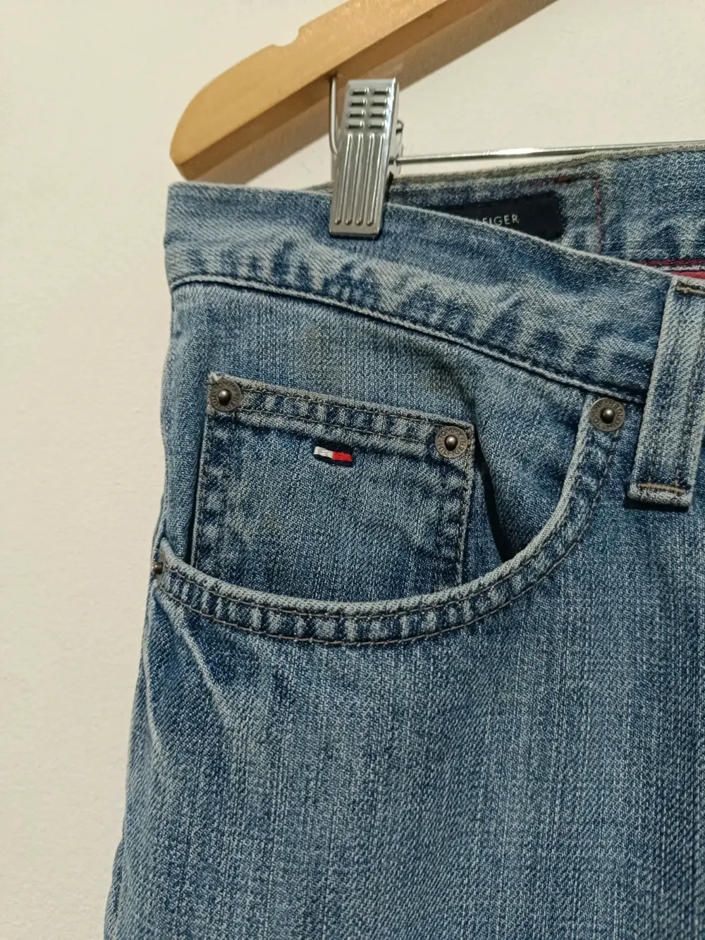 Pantalon vaquero vintage Tommy Hilfiger talla 46 XL, foto 2