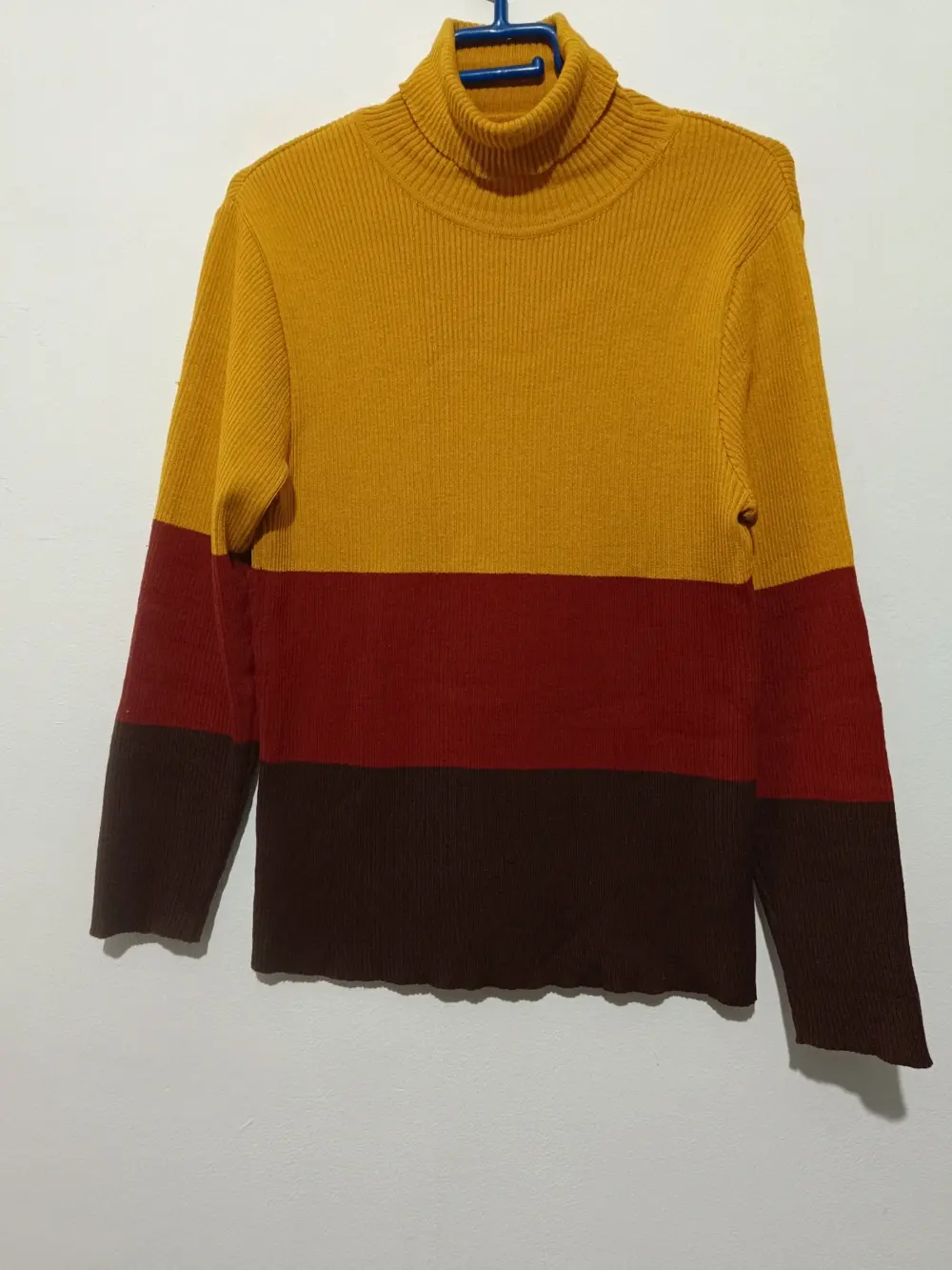 Jersey cuello alto tienda local talla M
