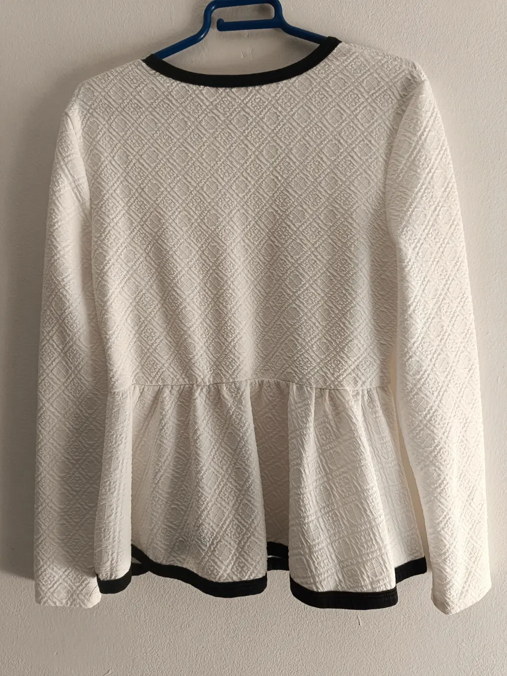 Camiseta peplum manga larga Shein talla L ver medidas, foto 5