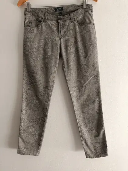 Pantalon Armani jeans talla 27 M ver medidas