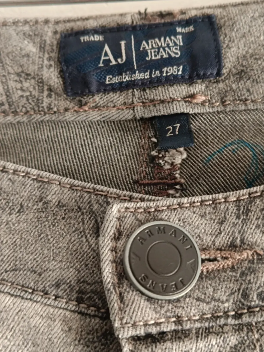 Pantalon Armani jeans talla 27 M ver medidas, foto 2