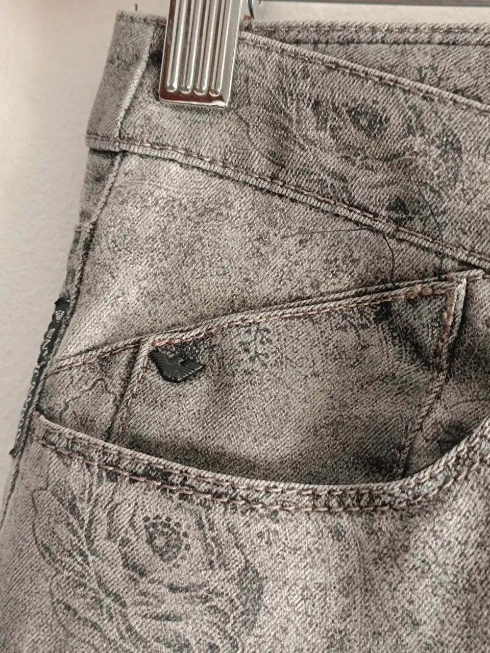 Pantalon Armani jeans talla 27 M ver medidas, foto 4
