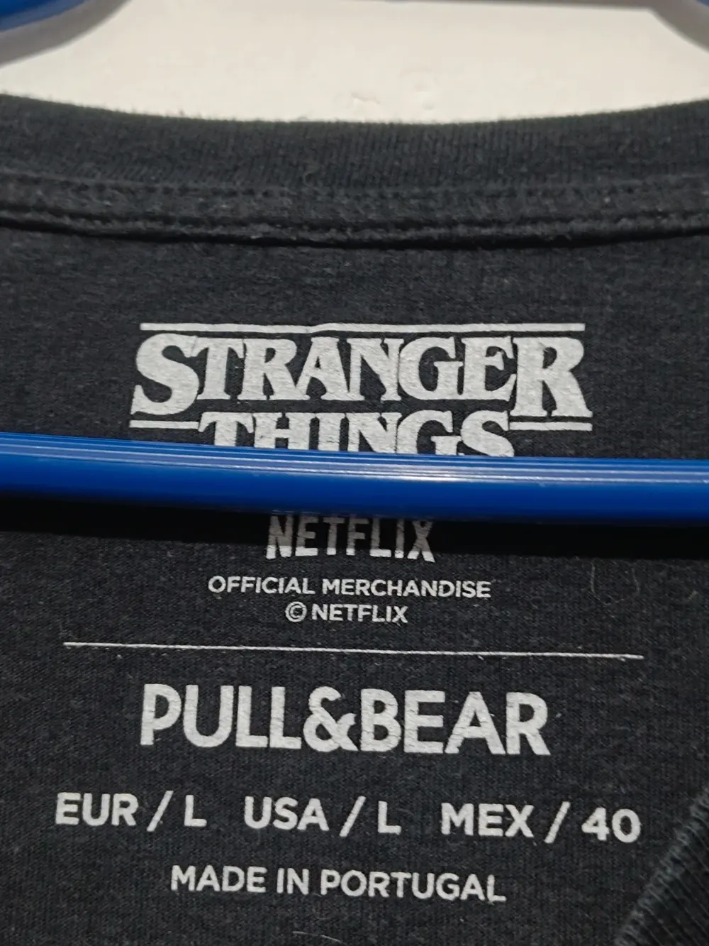 Camiseta Stranger Things talla L sirve para XL Pull & Bear, foto 3