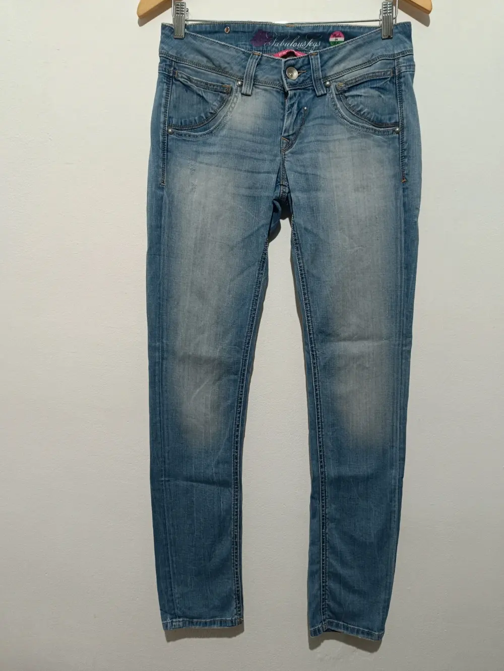 Pantalon vaquero pitillo Fornarina talla M ver medidas