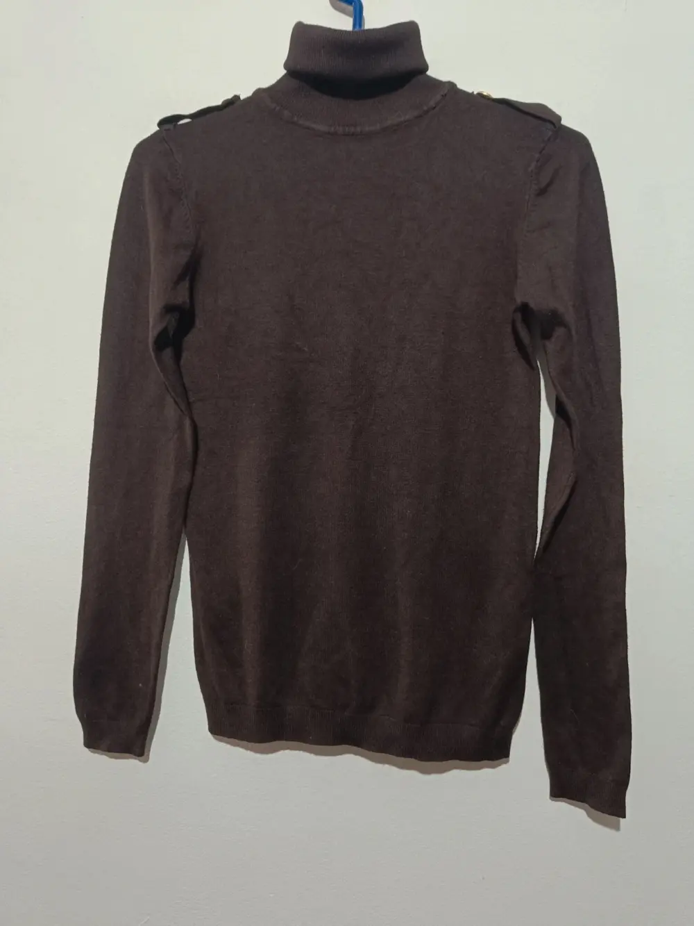 Jersey fino cuello alto Stradivarius talla M