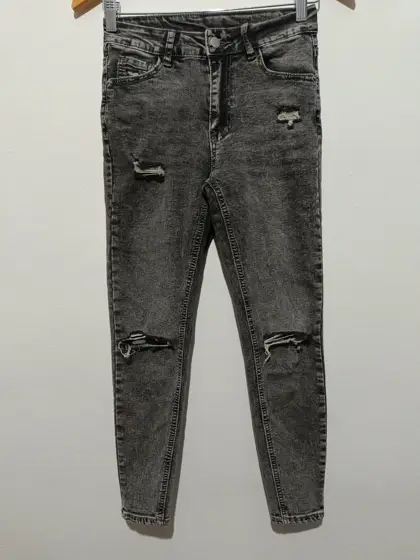 Pantalon vaquero roto pitillo Shein talla 36 S ver medidas