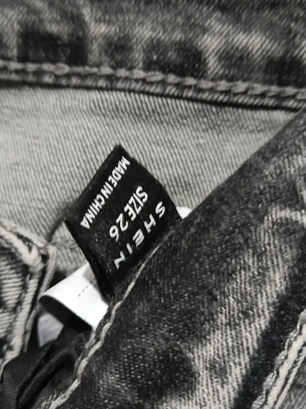 Pantalon vaquero roto pitillo Shein talla 36 S ver medidas, foto 3