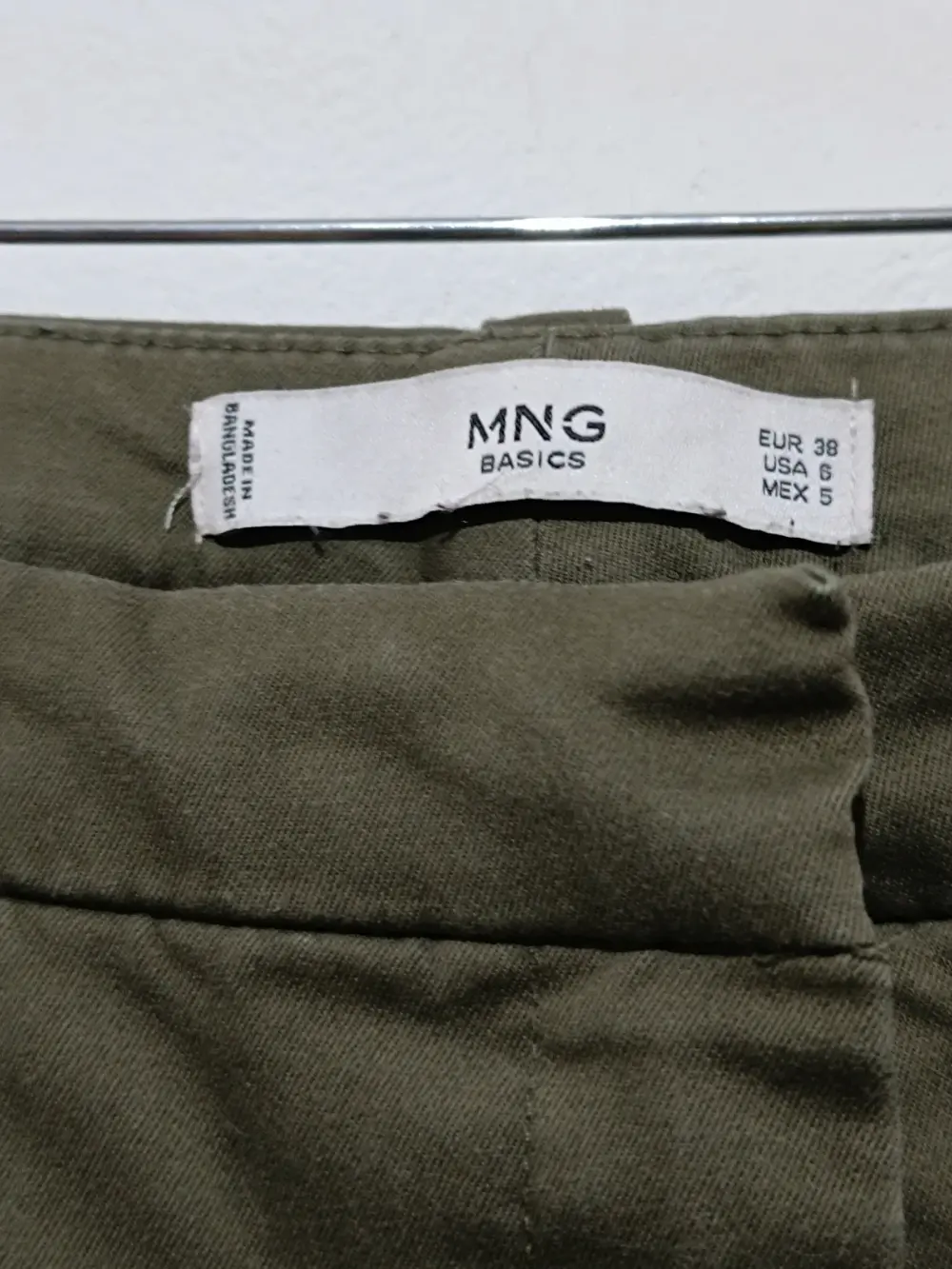 Pantalon tobillero Mango Basics talla 38 ver medidas, foto 2