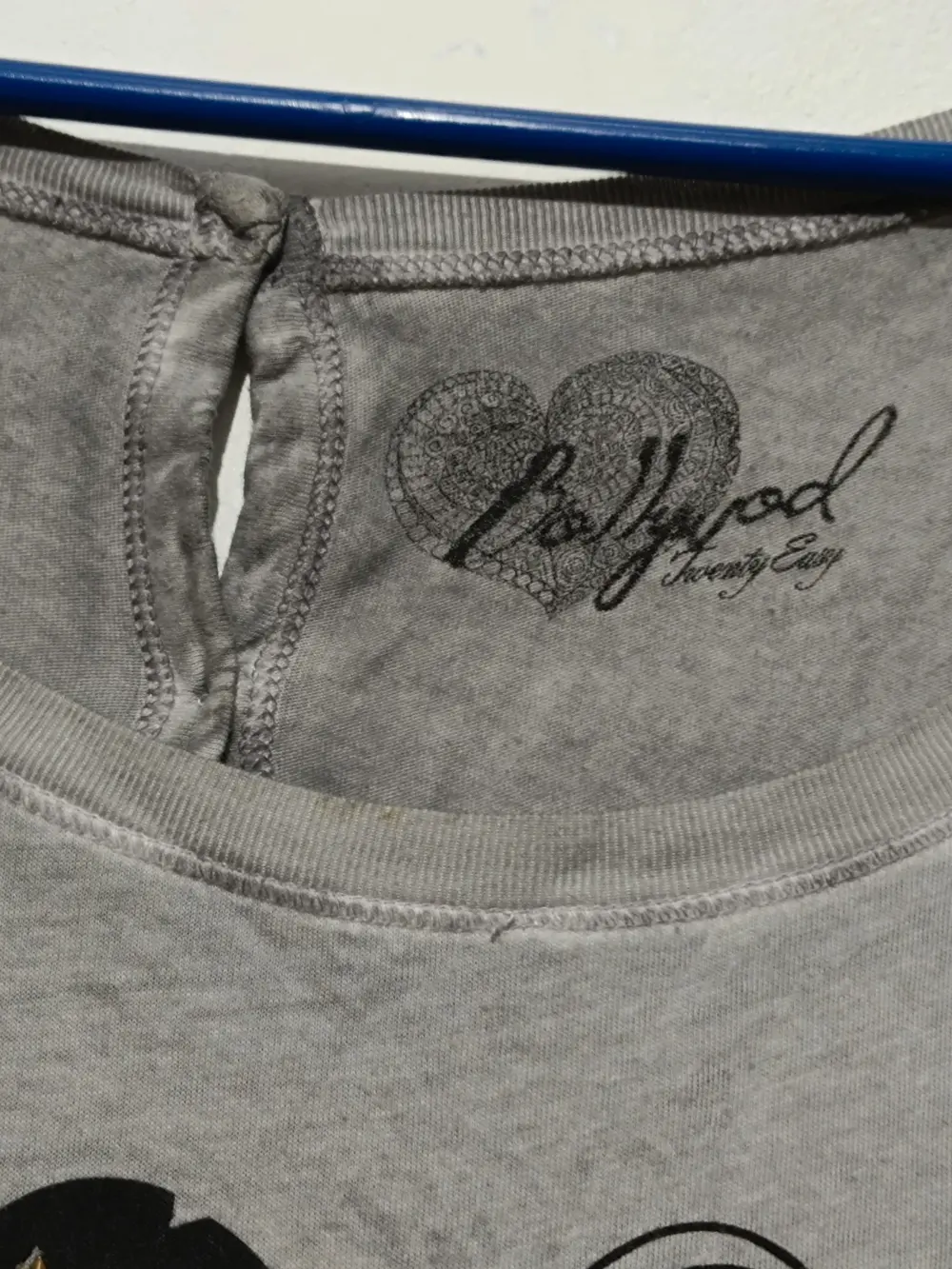 Camiseta con corazones cierre espalda de botones Twenty Easy by kaos talla XL ver medidas, foto 2