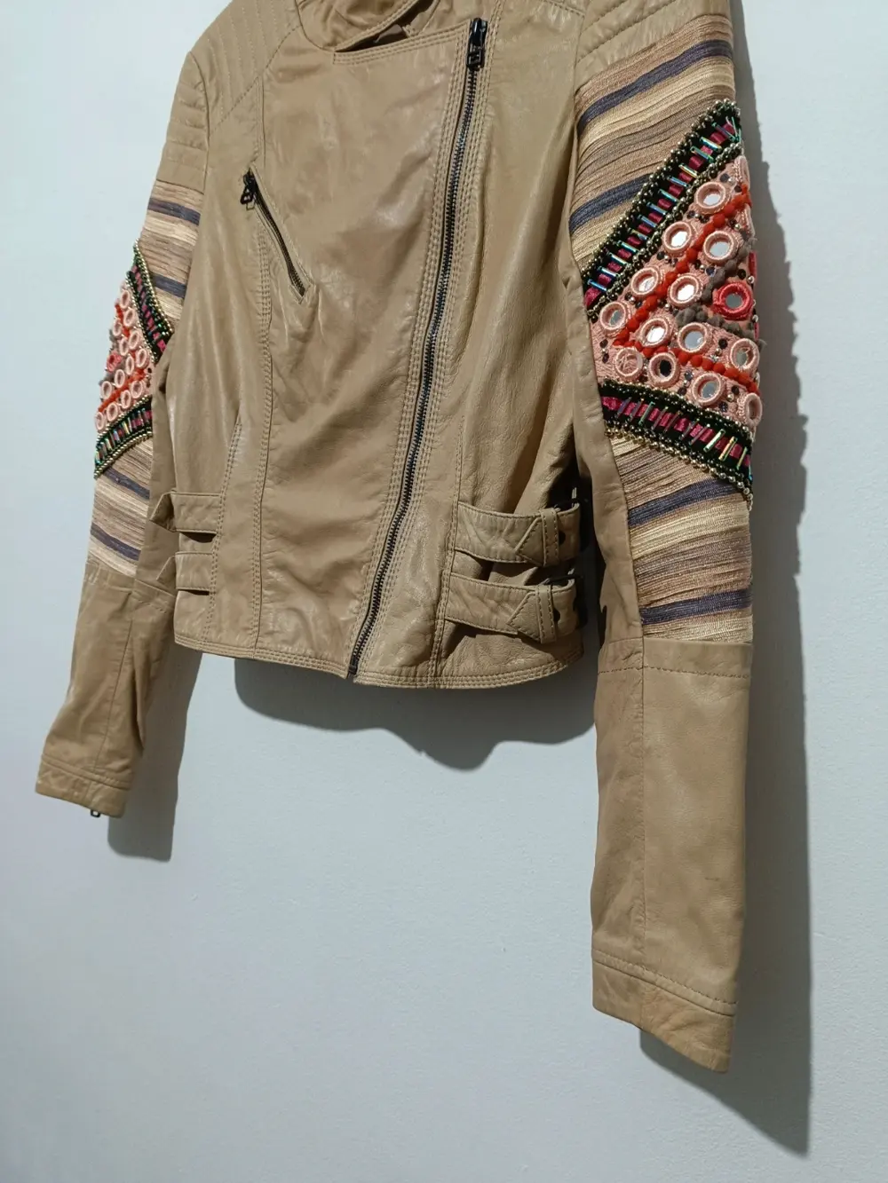 Chaqueta piel Bershka talla M sirve para S ver medidas, foto 2