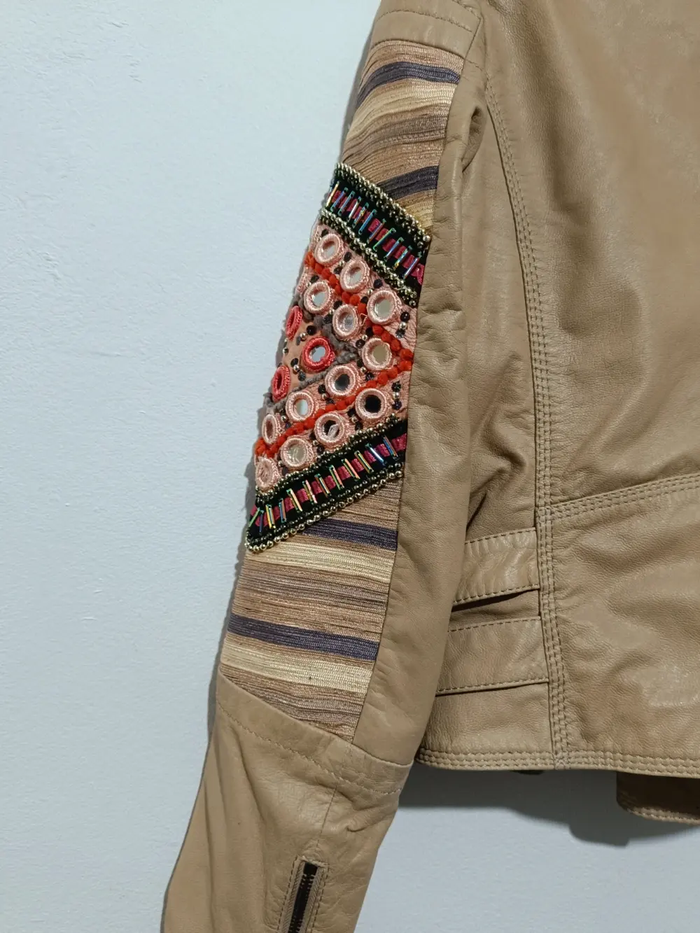 Chaqueta piel Bershka talla M sirve para S ver medidas, foto 5